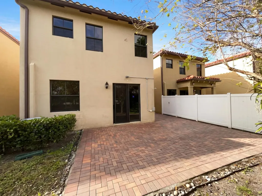 4879 NW 55th Place Fort Lauderdale FL 33319