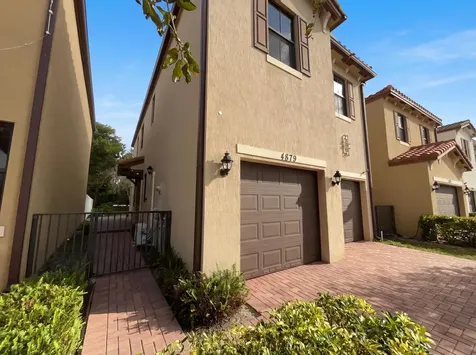 4879 NW 55th Place Fort Lauderdale FL 33319