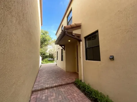 4879 NW 55th Place Fort Lauderdale FL 33319
