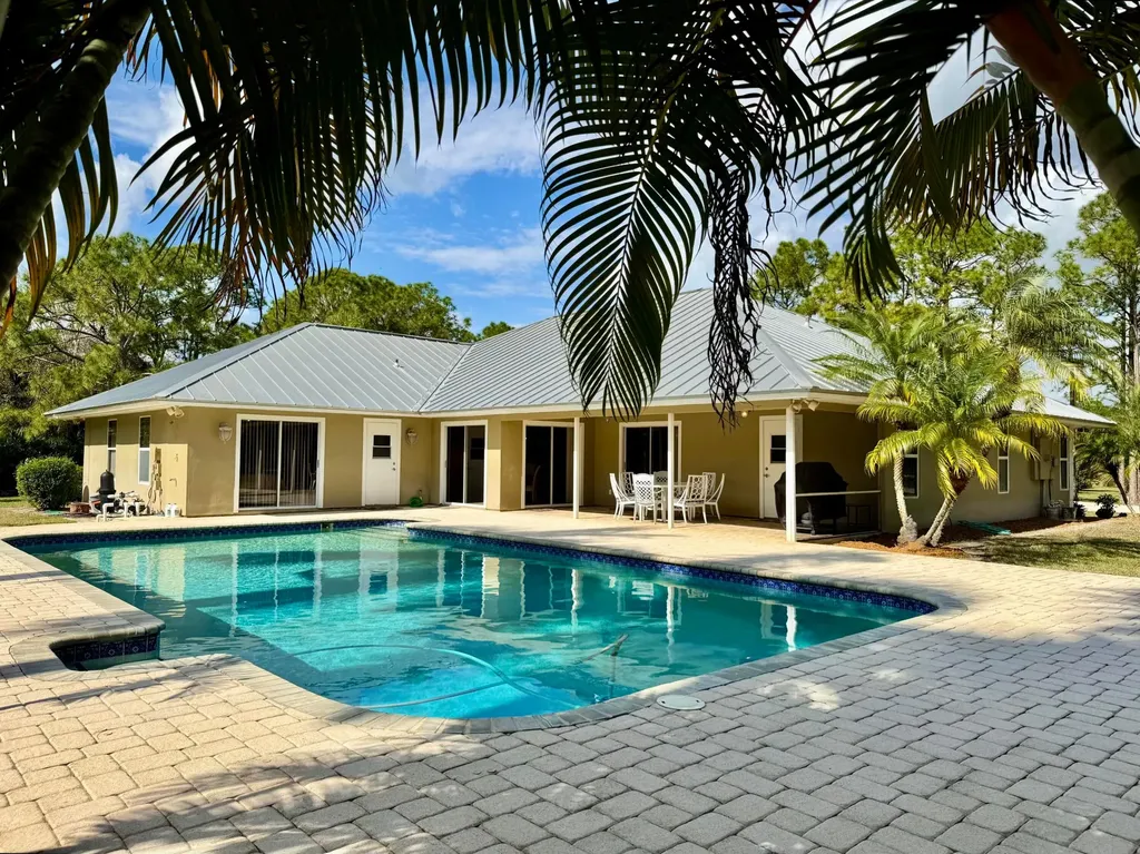 2884 SE Ranch Acres Circle Jupiter FL 33478