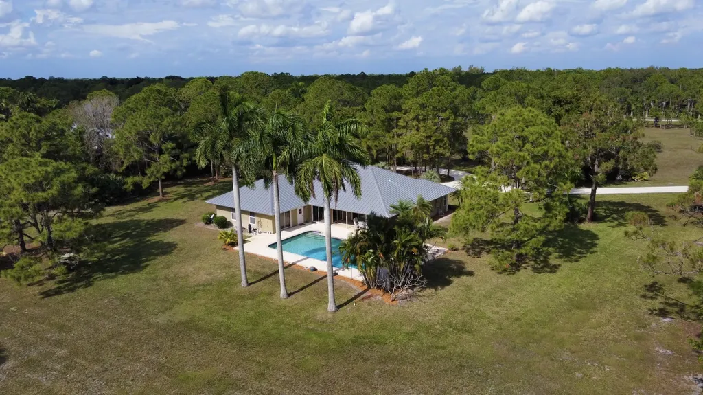 2884 SE Ranch Acres Circle Jupiter FL 33478