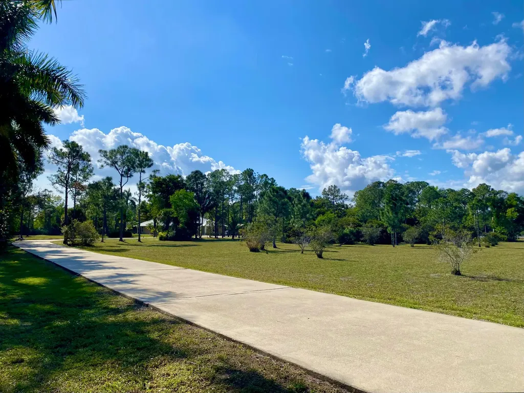 2884 SE Ranch Acres Circle Jupiter FL 33478
