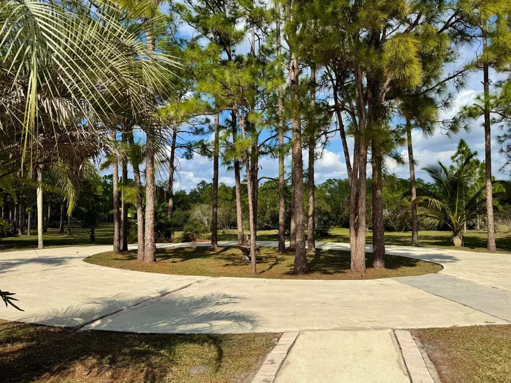 2884 SE Ranch Acres Circle Jupiter FL 33478