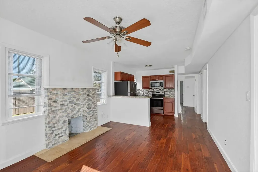 1011 W Lakewood Road West Palm Beach FL 33405