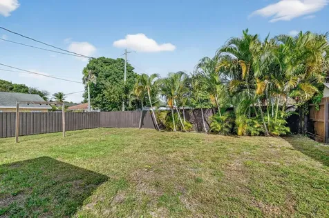 1011 W Lakewood Road West Palm Beach FL 33405