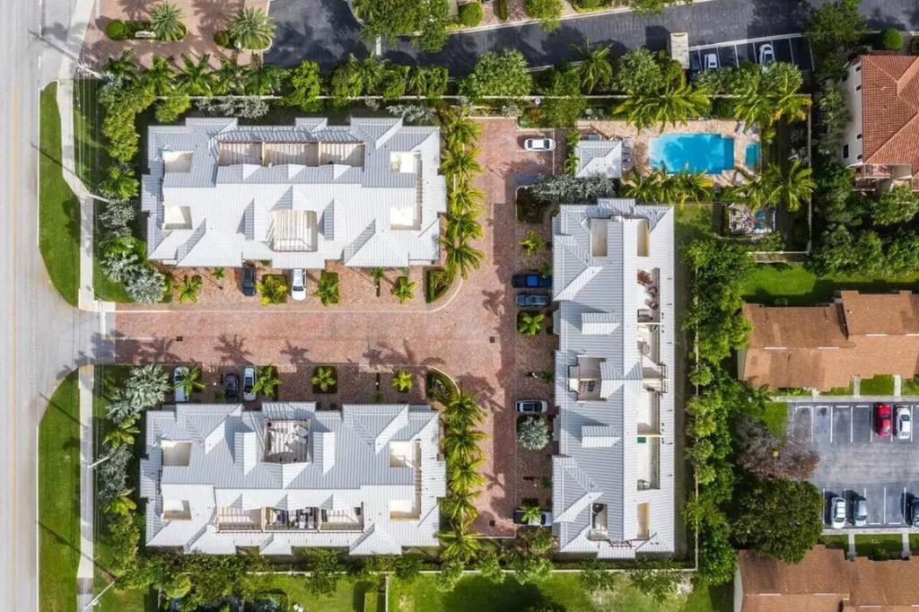 3770 County Line Road Tequesta FL 33469