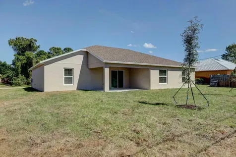 1573 SW Tiskilwa Avenue Port St Lucie FL 34953