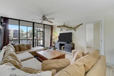9 Royal Palm Way Boca Raton FL 33432