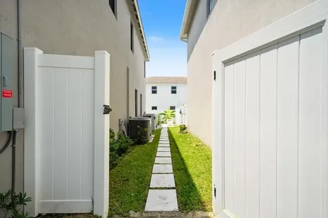 7102 Rockwood Road Jupiter FL 33458