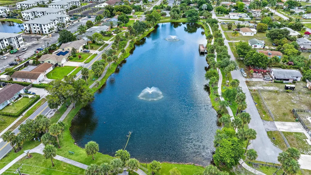 725 Lori Drive Palm Springs FL 33461
