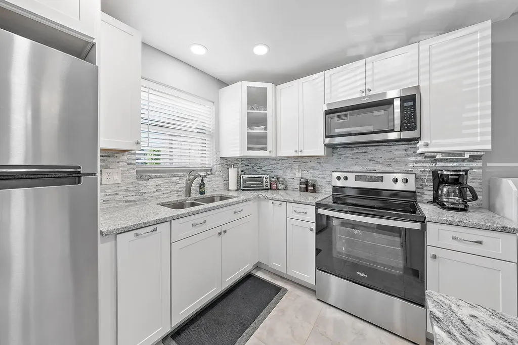 725 Lori Drive Palm Springs FL 33461