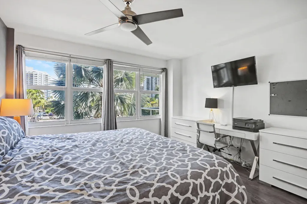3333 NE 34th Street Fort Lauderdale FL 33308