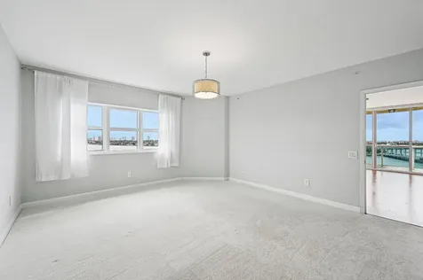 2650 Lake Shore Drive Riviera Beach FL 33404