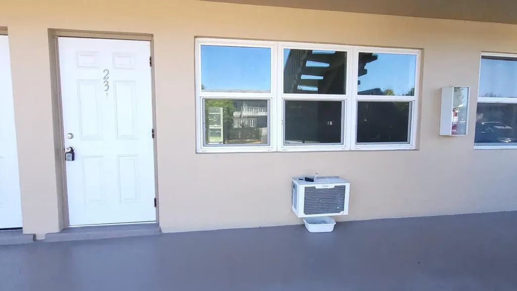 23 Kingswood B West Palm Beach FL 33417