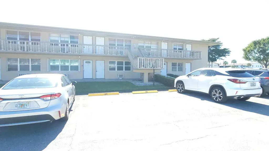 23 Kingswood B West Palm Beach FL 33417
