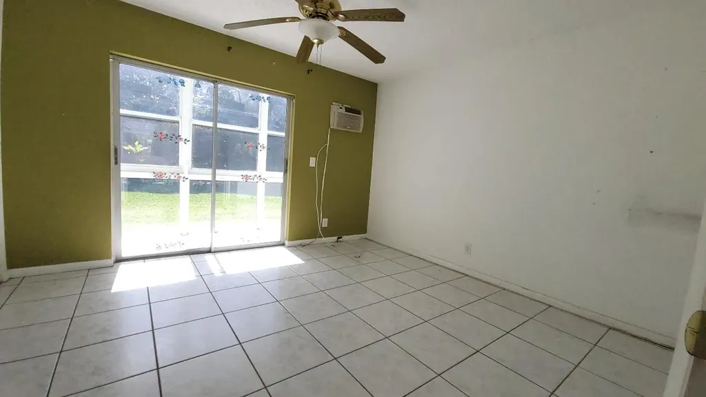 23 Kingswood B West Palm Beach FL 33417