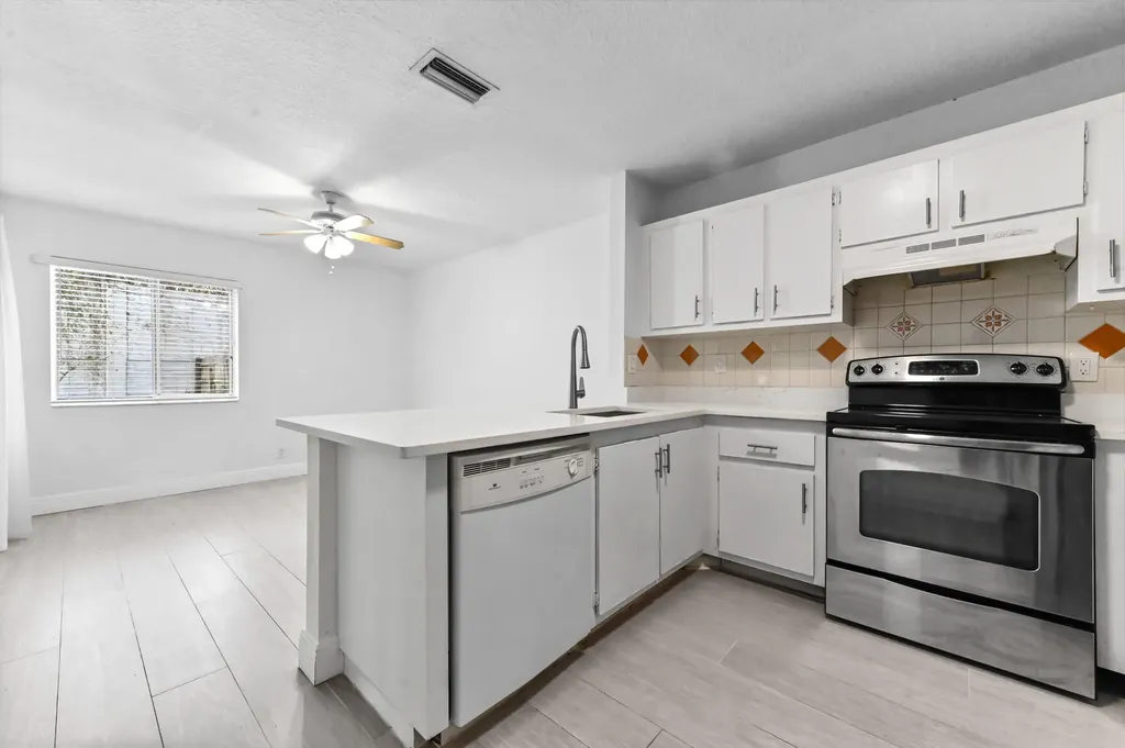9969 Robins Nest Road Boca Raton FL 33496