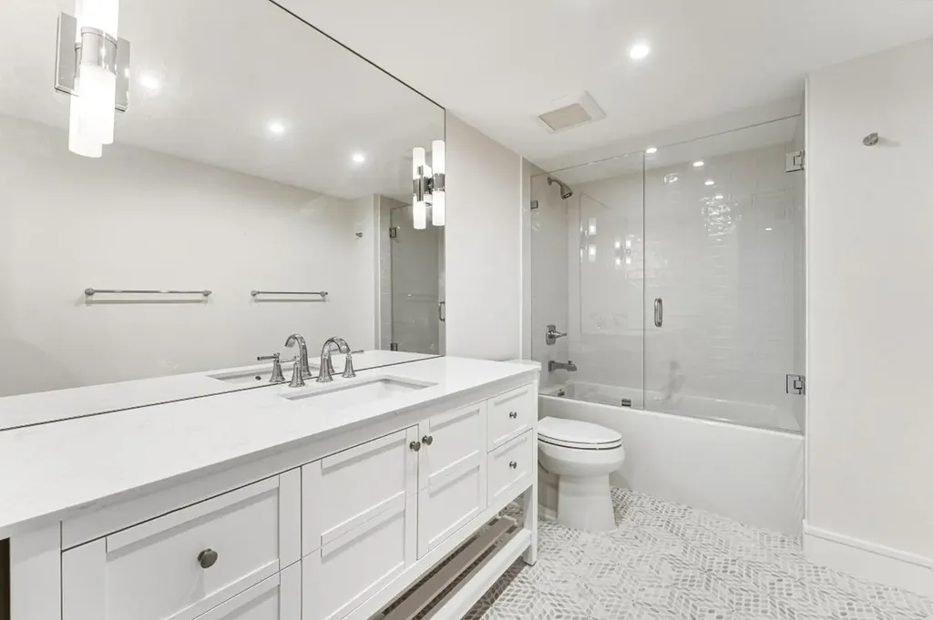 100 Worth Avenue Palm Beach FL 33480