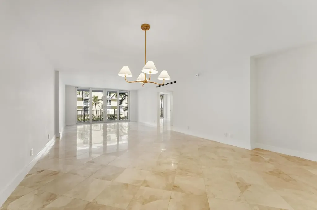 100 Worth Avenue Palm Beach FL 33480