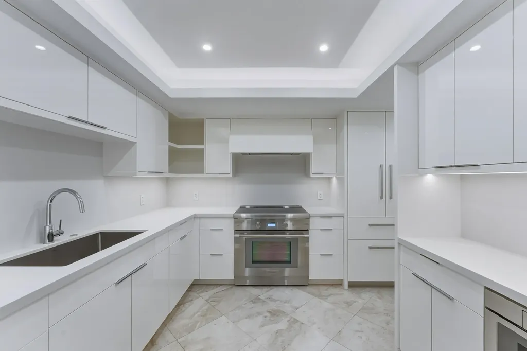 100 Worth Avenue Palm Beach FL 33480