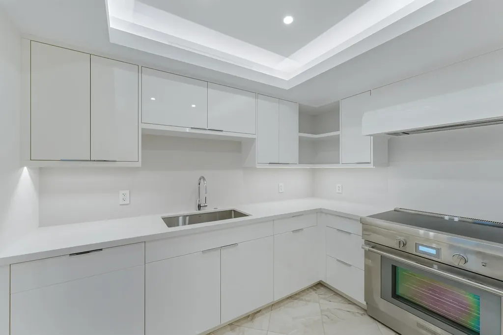 100 Worth Avenue Palm Beach FL 33480