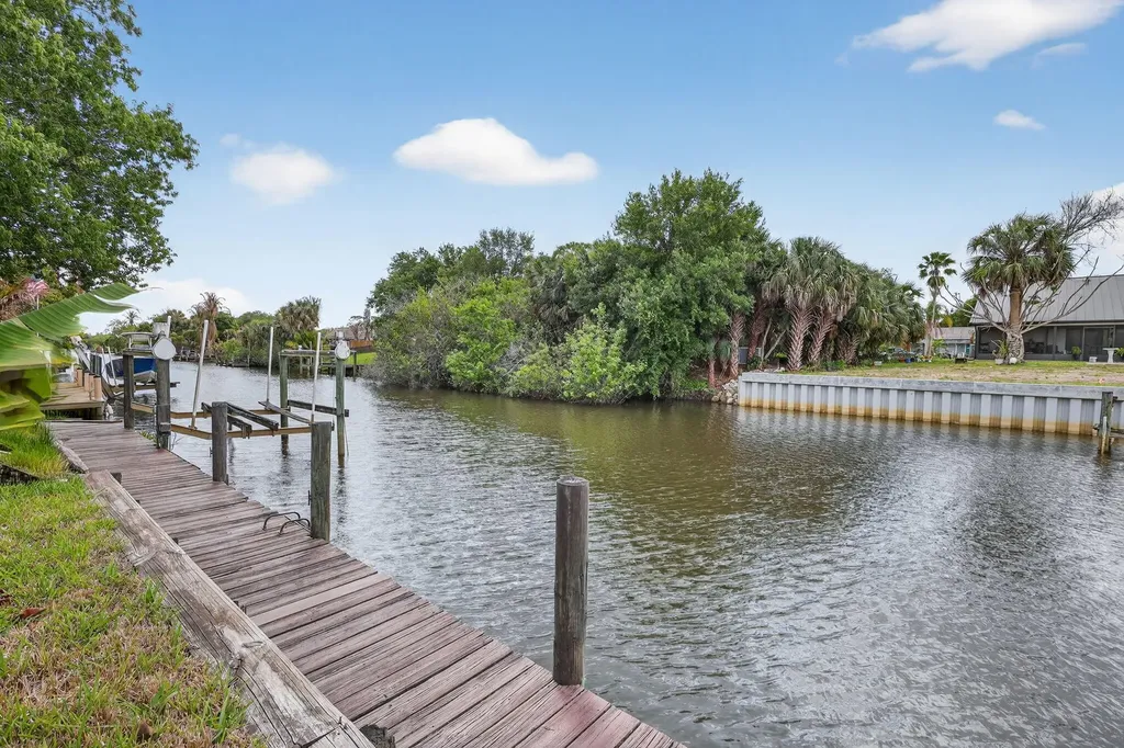 320 NE Surfside Avenue Port St Lucie FL 34983
