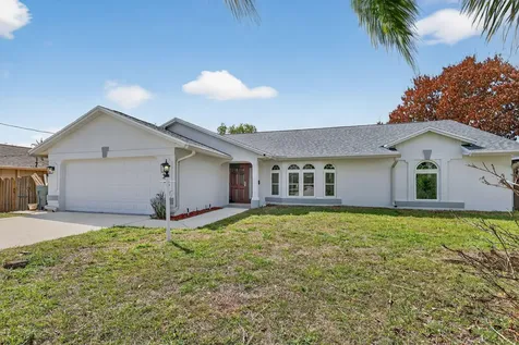 320 NE Surfside Avenue Port St Lucie FL 34983