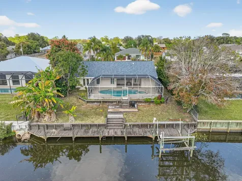 320 NE Surfside Avenue Port St Lucie FL 34983
