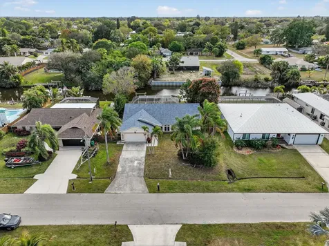 320 NE Surfside Avenue Port St Lucie FL 34983