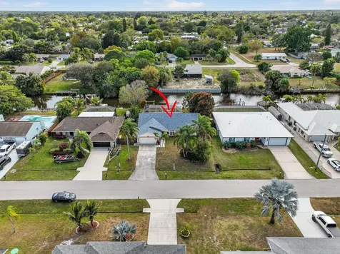 320 NE Surfside Avenue Port St Lucie FL 34983