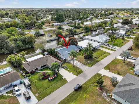 320 NE Surfside Avenue Port St Lucie FL 34983