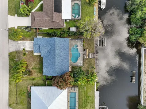 320 NE Surfside Avenue Port St Lucie FL 34983