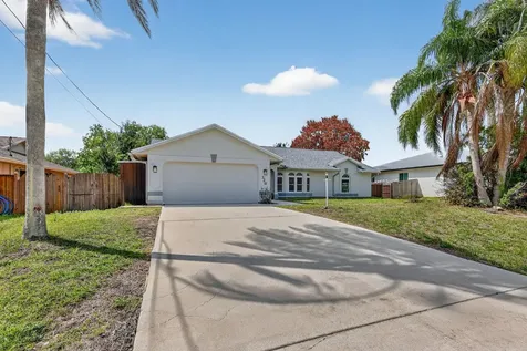 320 NE Surfside Avenue Port St Lucie FL 34983
