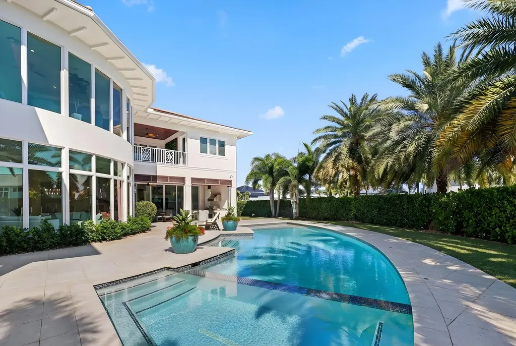 3700 NE 24th Avenue Lighthouse Point FL 33064