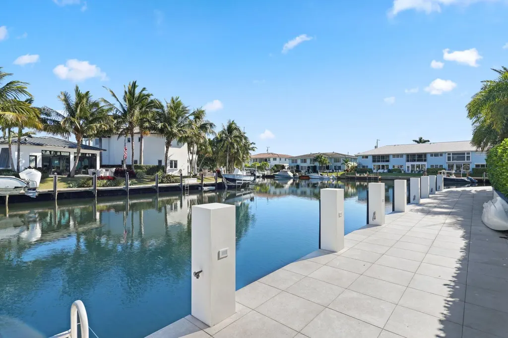 3700 NE 24th Avenue Lighthouse Point FL 33064