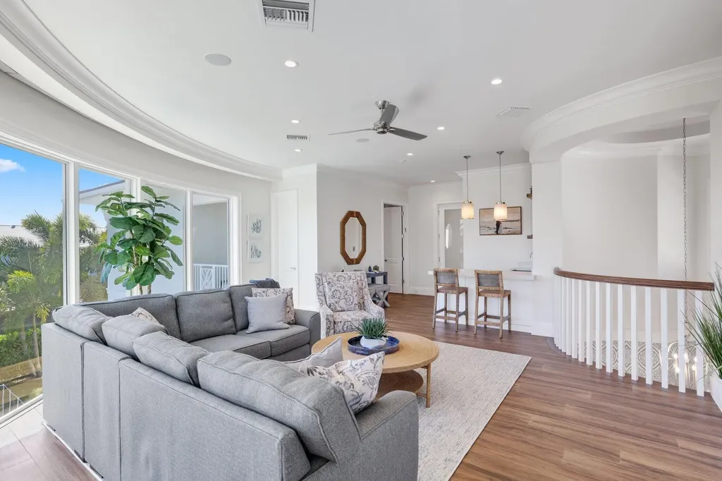 3700 NE 24th Avenue Lighthouse Point FL 33064