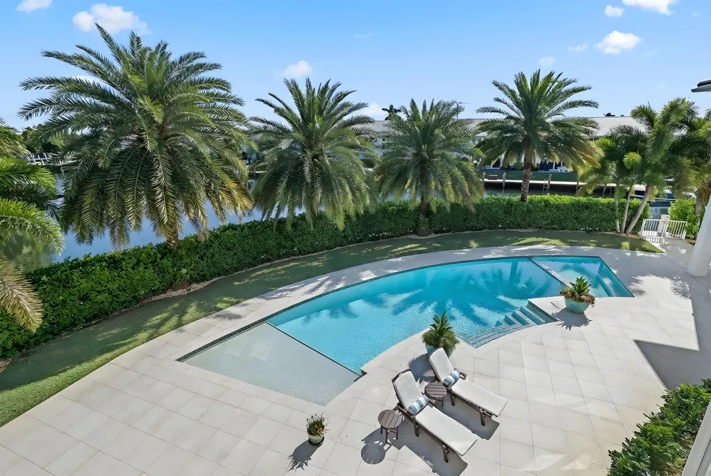 3700 NE 24th Avenue Lighthouse Point FL 33064