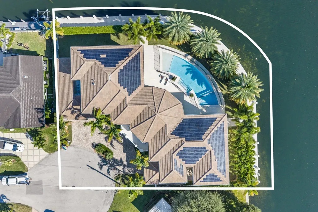 3700 NE 24th Avenue Lighthouse Point FL 33064
