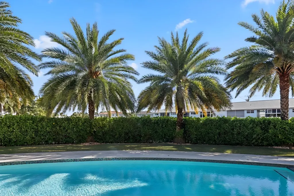 3700 NE 24th Avenue Lighthouse Point FL 33064