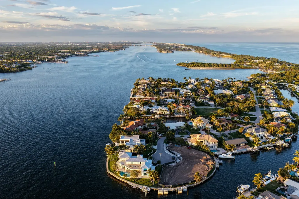 92 Island Drive S Ocean Ridge FL 33435