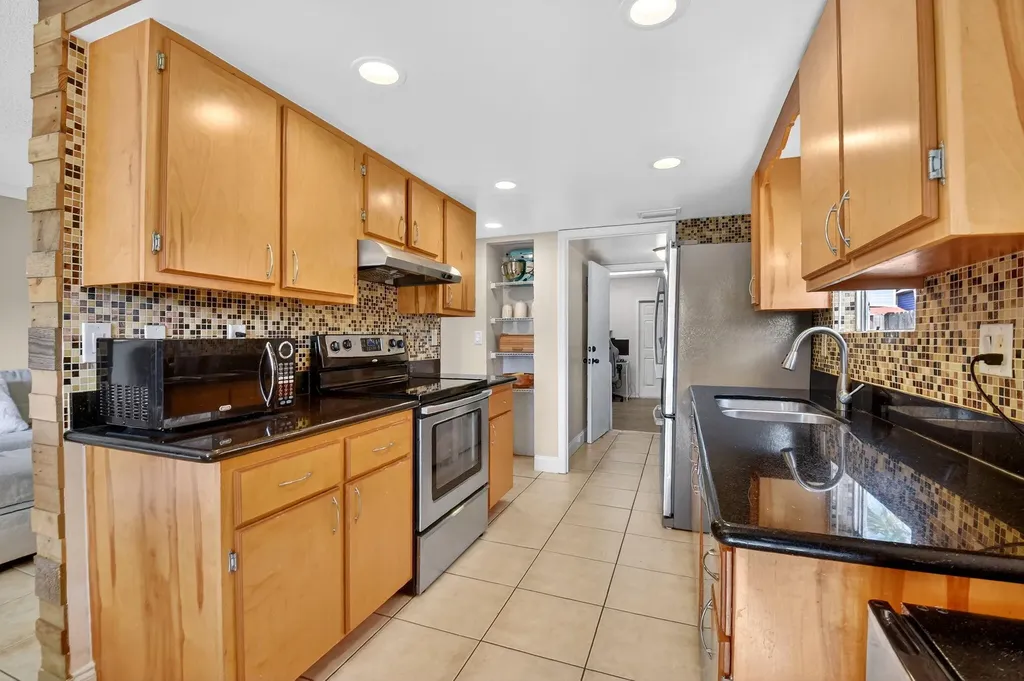 5812 Thisledown Court West Palm Beach FL 33415