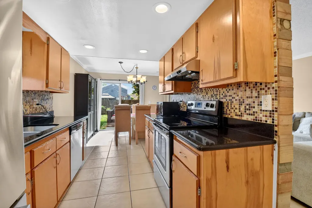 5812 Thisledown Court West Palm Beach FL 33415