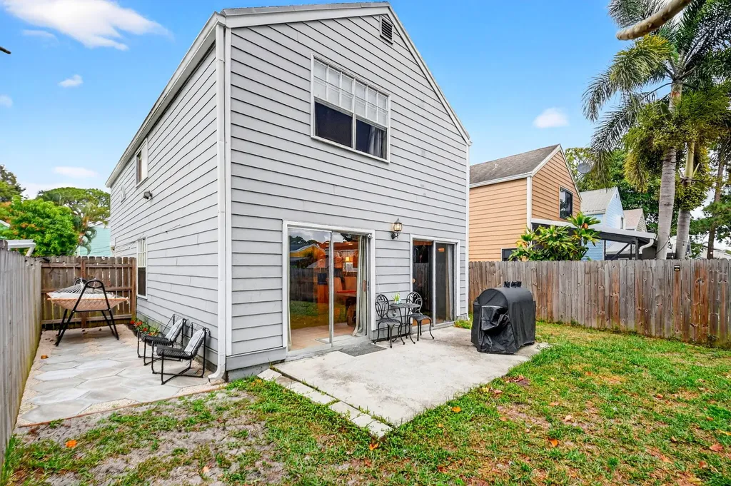 5812 Thisledown Court West Palm Beach FL 33415