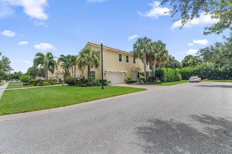4559 Cadiz Circle Palm Beach Gardens FL 33418