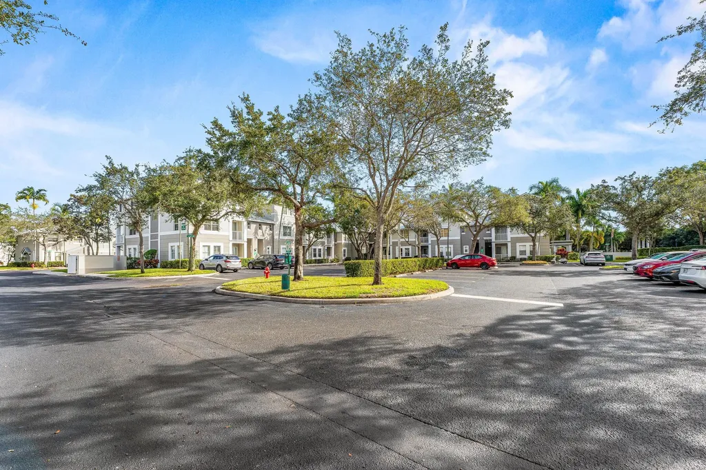 1012 Shoma Drive Royal Palm Beach FL 33414