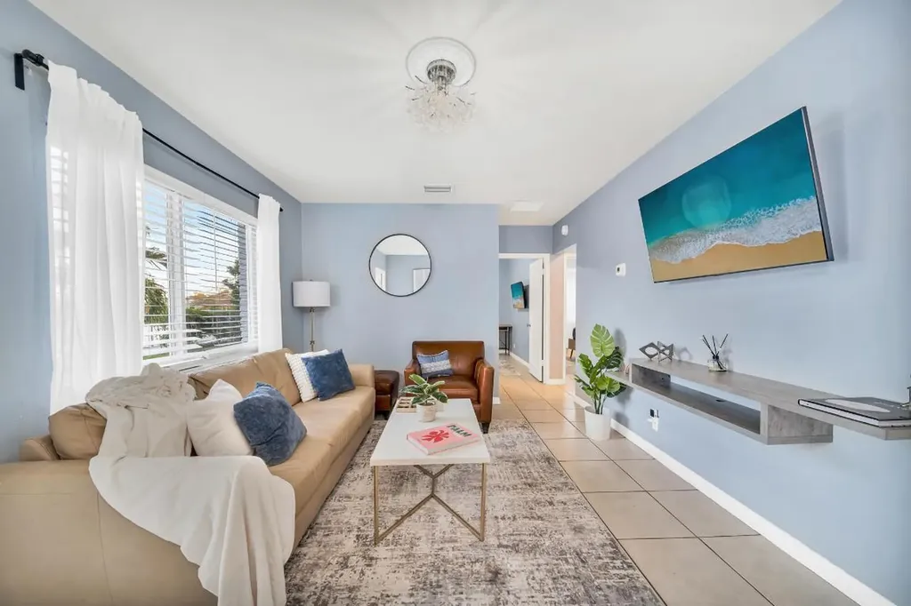 3331 Lake Avenue West Palm Beach FL 33405