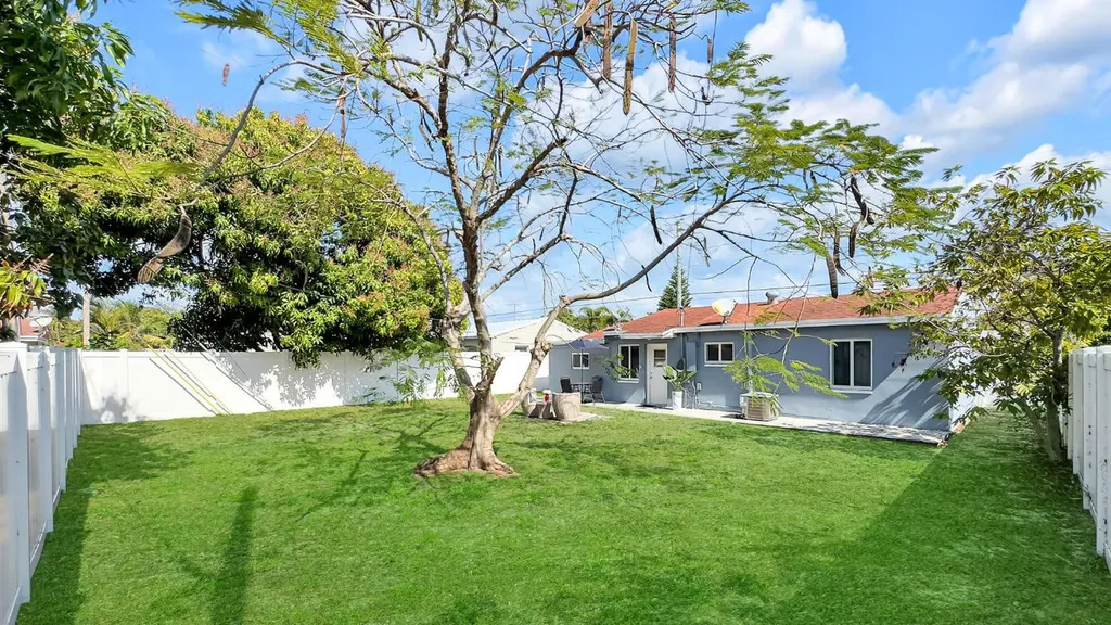 3331 Lake Avenue West Palm Beach FL 33405