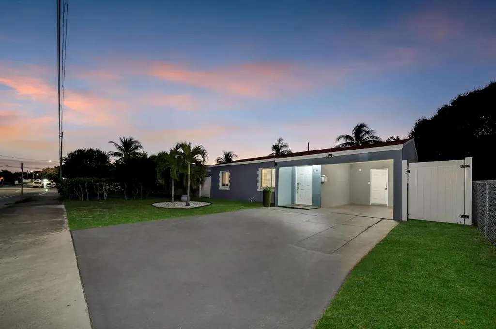 3331 Lake Avenue West Palm Beach FL 33405