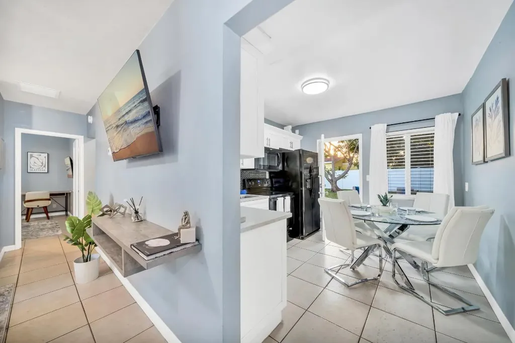 3331 Lake Avenue West Palm Beach FL 33405