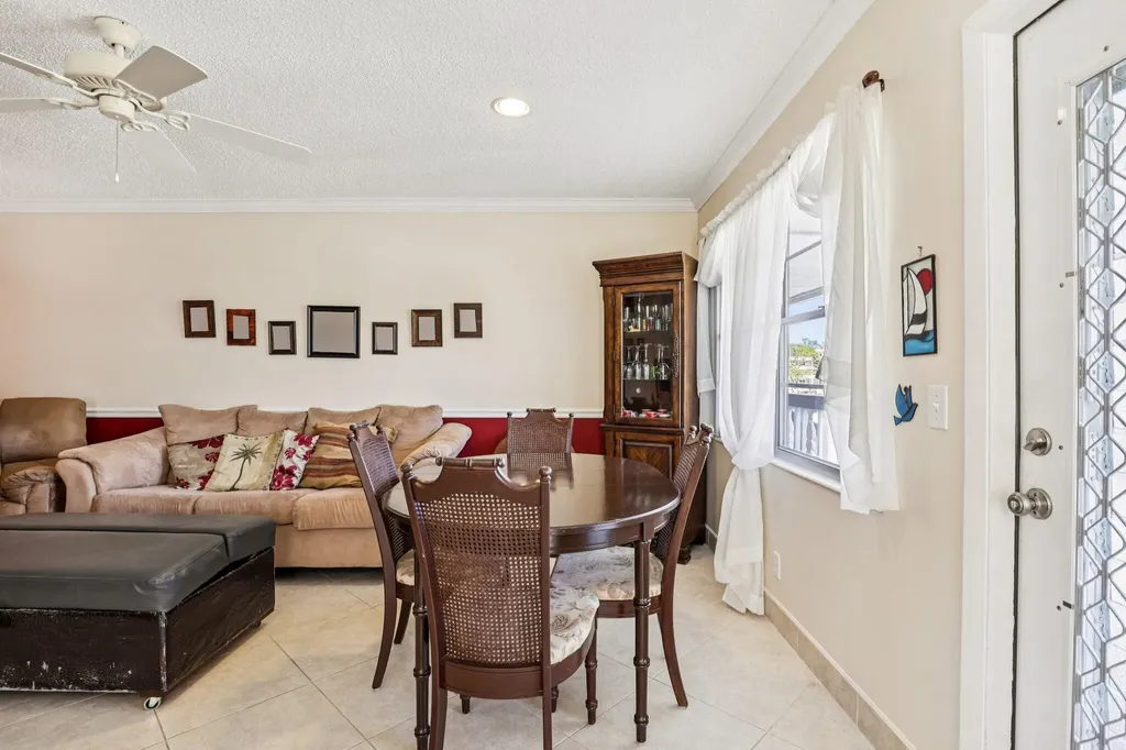 104 Oakridge Deerfield Beach FL 33442